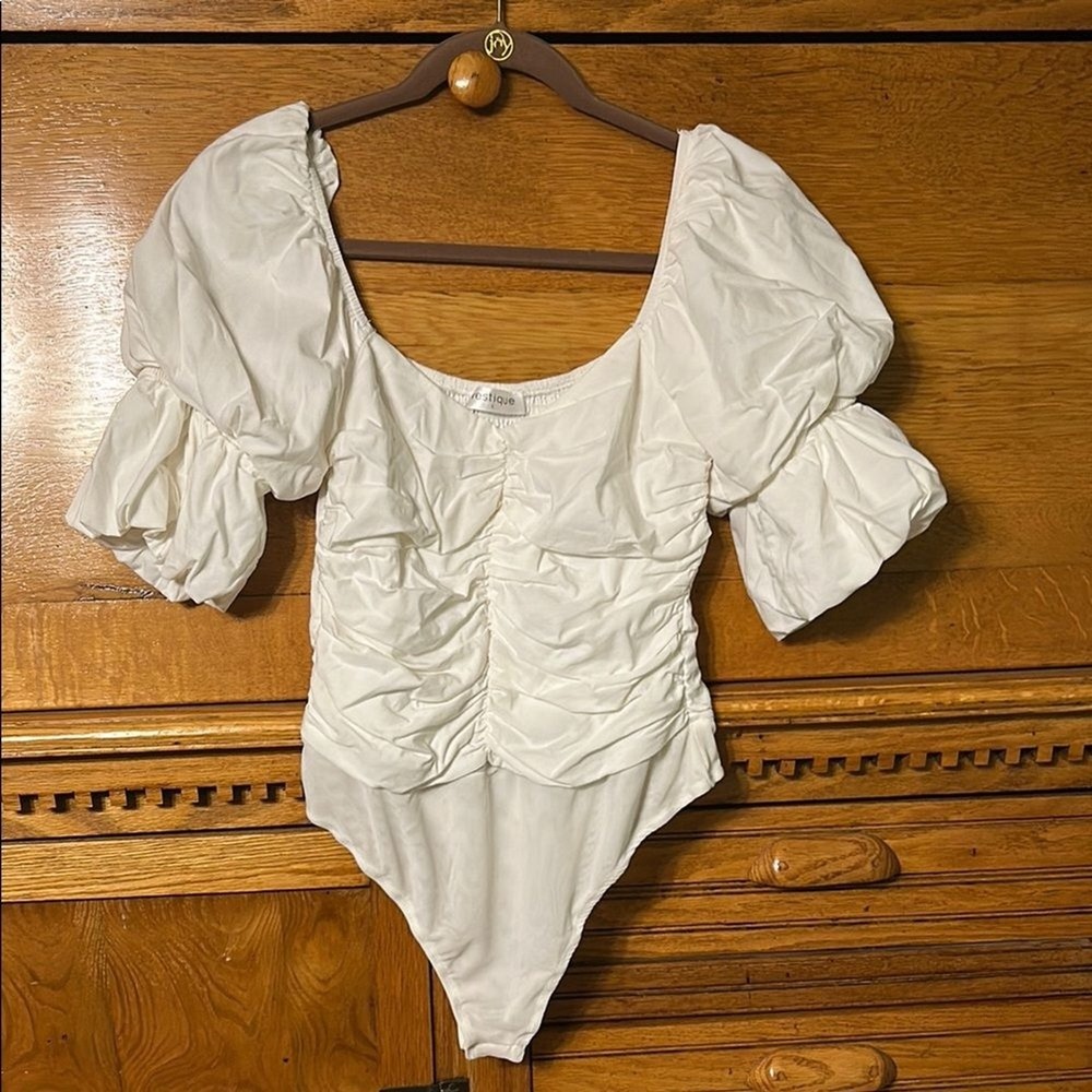 Vestique Cottagecore Romantic White Ruched Puff‎ Sleeve Smocked Back Bodysuit